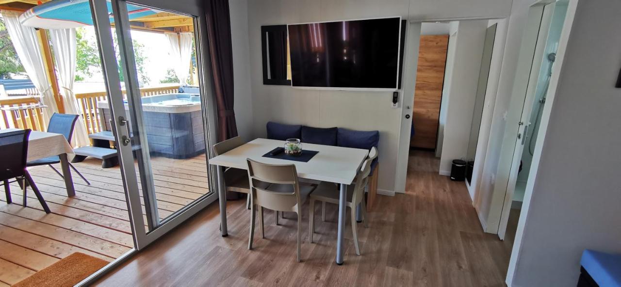 Mobile Home Kmz Selce Exteriör bild